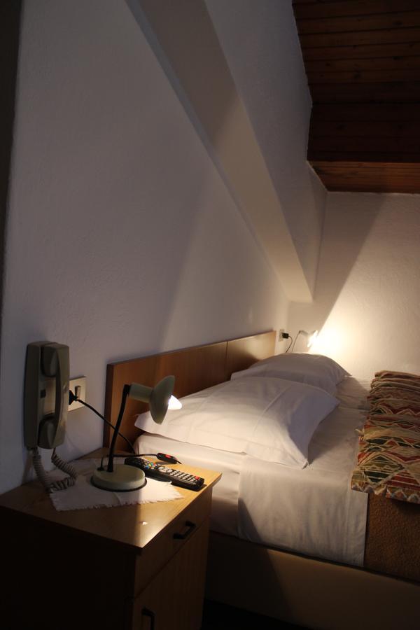 Garni Hirsch Hotel Canazei Exterior photo