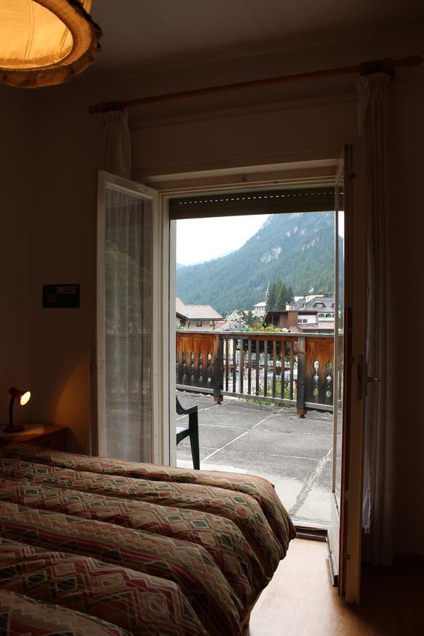 Garni Hirsch Hotel Canazei Exterior photo